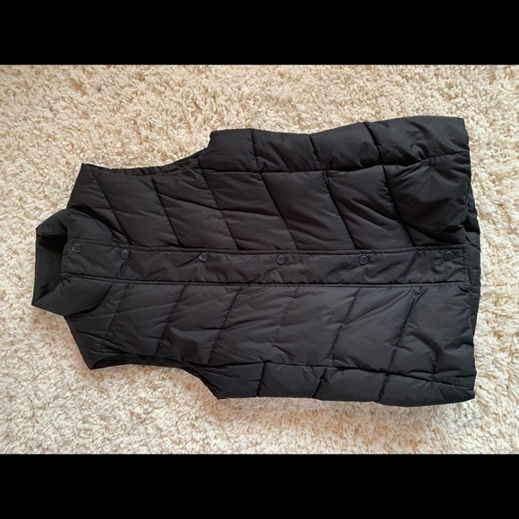 Black puffer vest - Picture 3 of 4